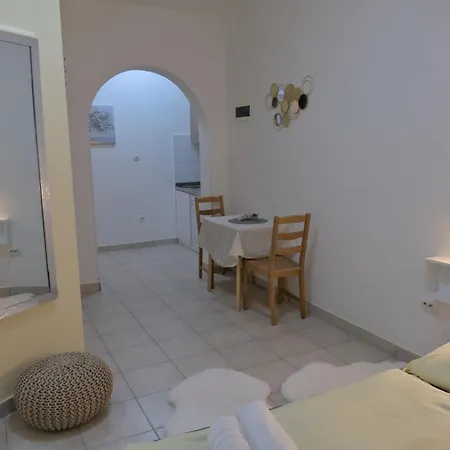 Slava Apartman *